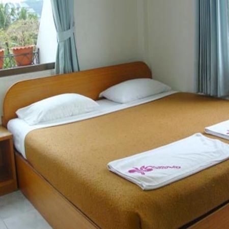 Chongko Guesthouse Patong Exteriör bild