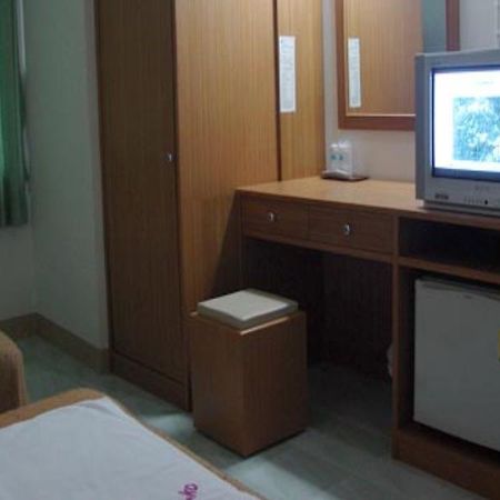 Chongko Guesthouse Patong Exteriör bild